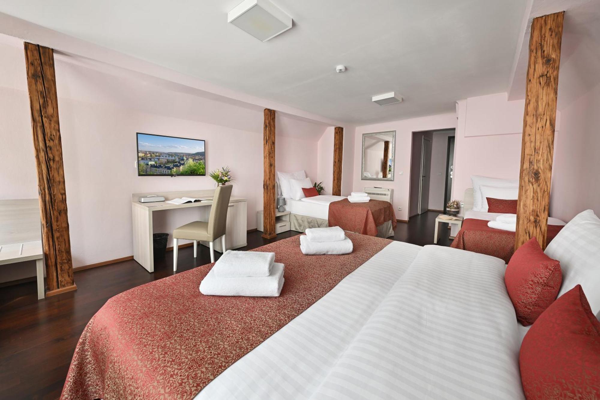 Aparthotel Boutique Residence By Little King 3*