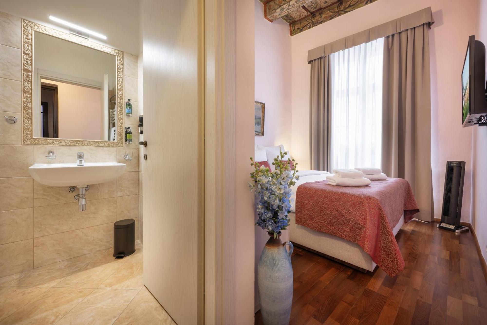 Aparthotel Boutique Residence By Little King 3*