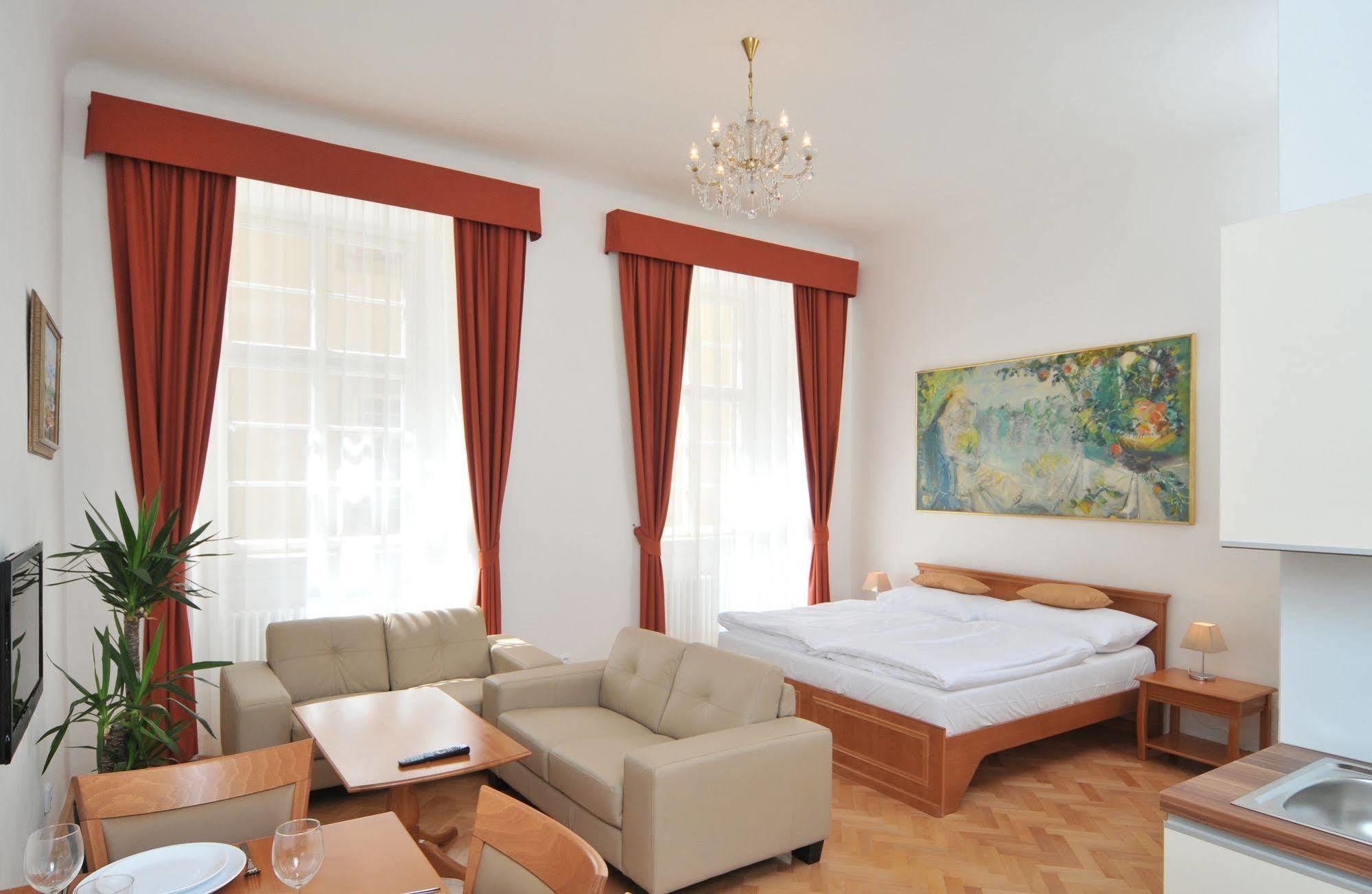 Aparthotel Boutique Residence By Little King 3*